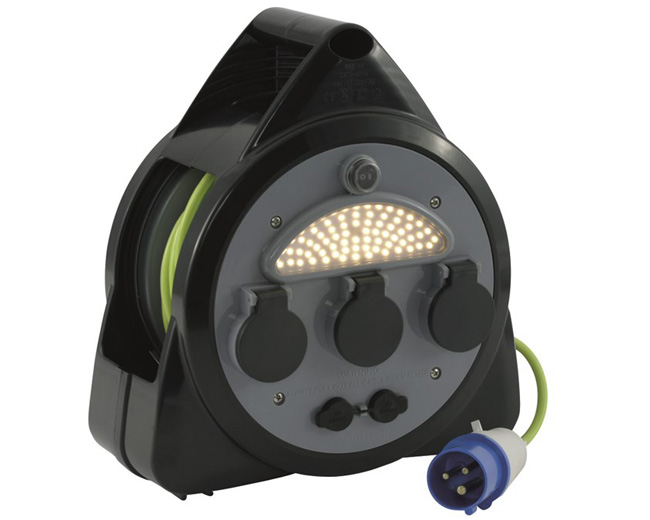 3-Wege-Netzkabeltrommel mit USB/Lampe